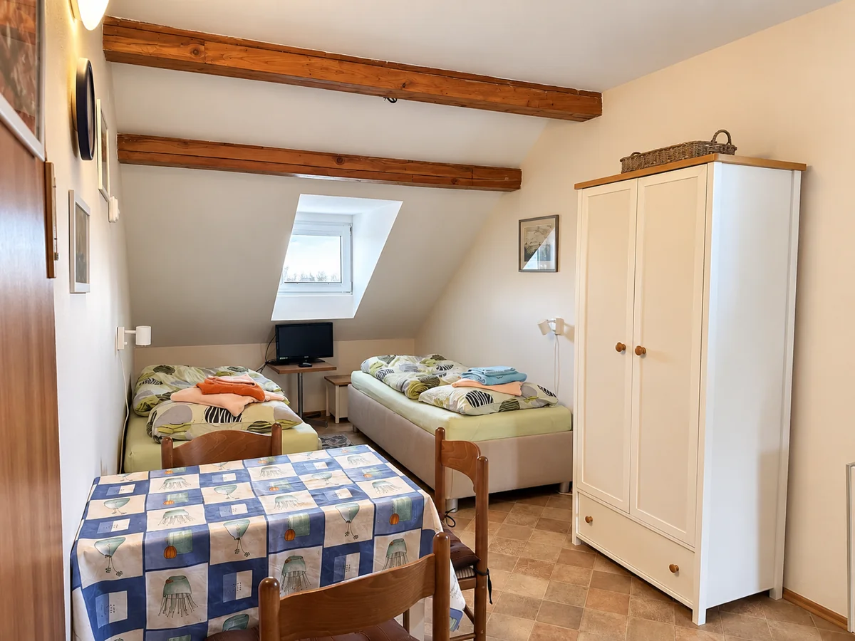 Náš apartmán se dvěma samostatnými postelemi